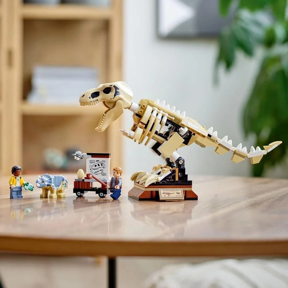 LEGO Jurassic World T. rex Dinosaur Fossil Exhibition (76940) — view 3