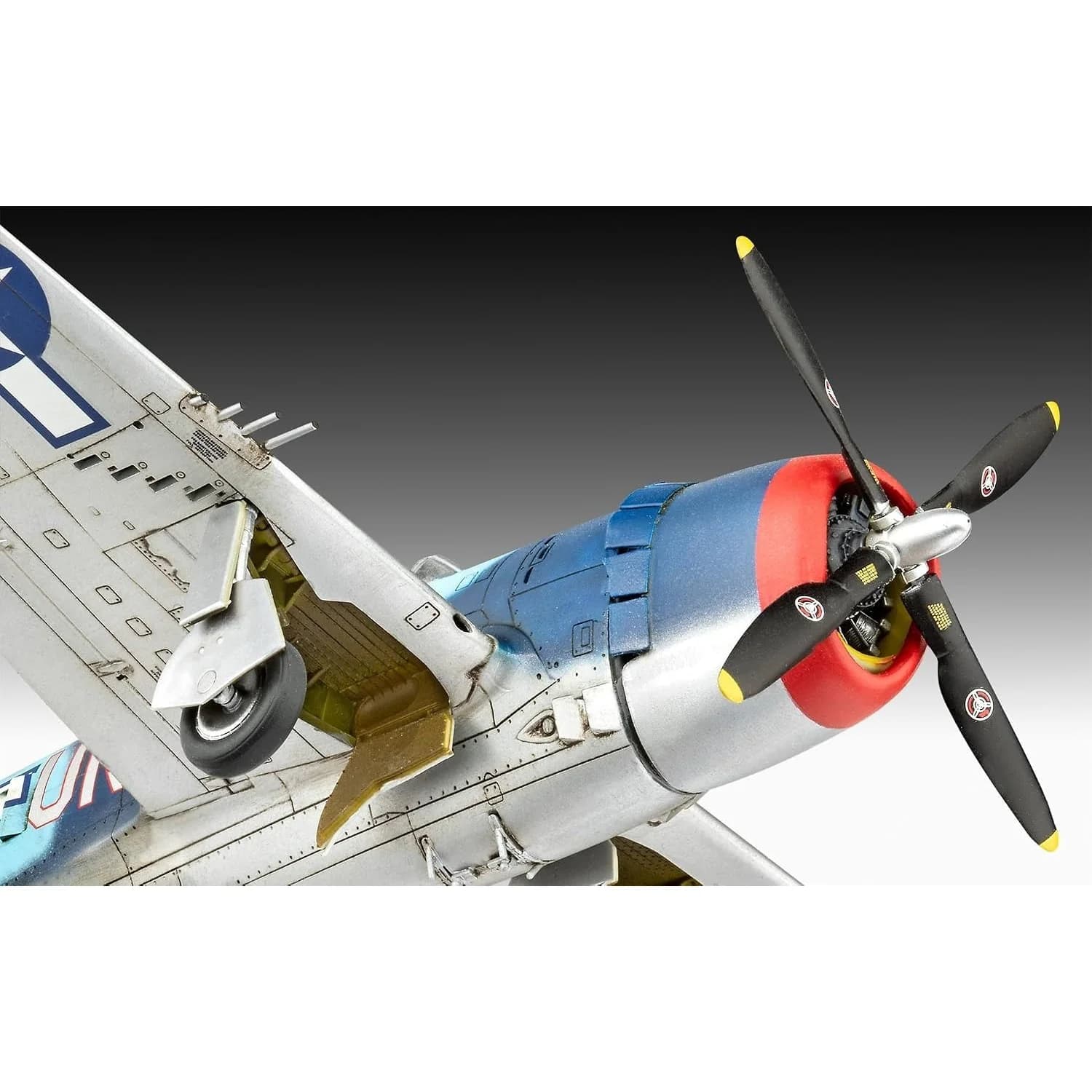 Revell P-47M Thunderbolt 1:72 (03984) — view 4